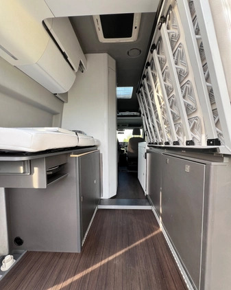 Volkswagen Crafter cena 267699 przebieg: 51919, rok produkcji 2019 z Poznań małe 704